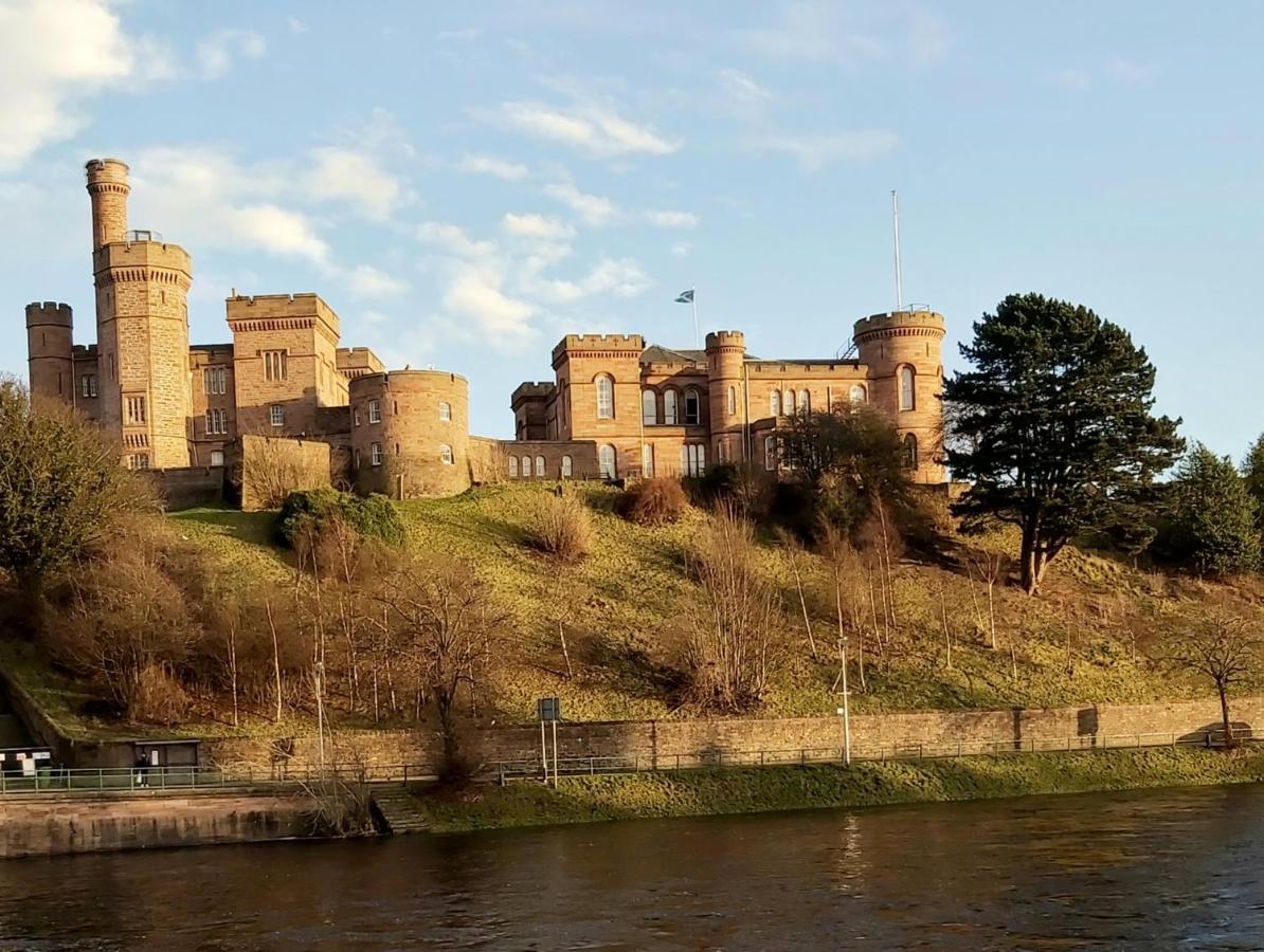 Inverness City Centre Apartment With Elevator And Google Chromecast Eksteriør bilde